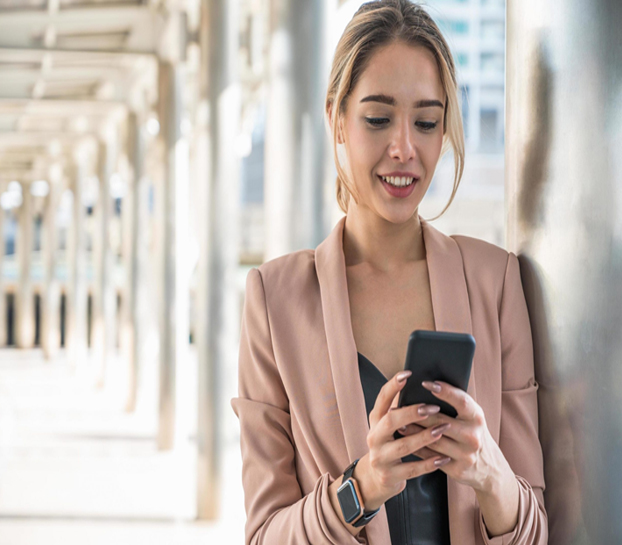 Business_Woman_On_Phone Business_Woman_On_Phone